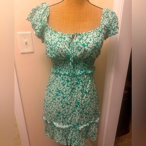 All in Favor Green and White Floral Milkmaid style Sundress size small